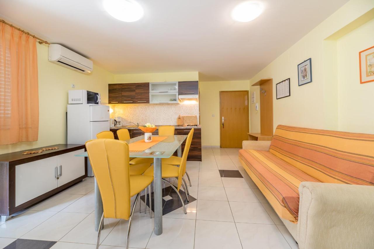 Apartments Ljubica Garden Baška Екстериор снимка